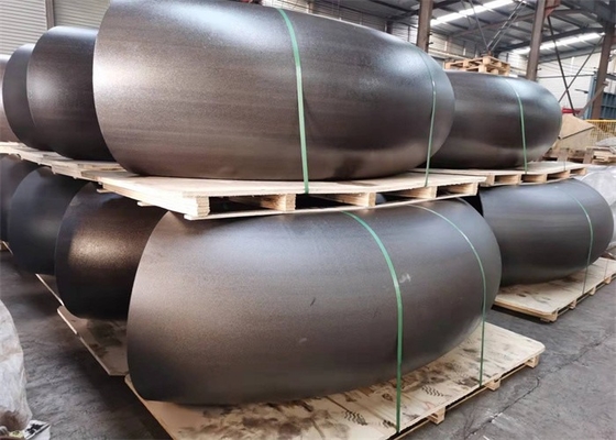 Van het het koolstofstaal naadloze uitgestoken lassen van de Koolstofstaalelleboog Grote grootte 24“-48“ de elleboog van 90D LR bevelend het zwarte schilderen