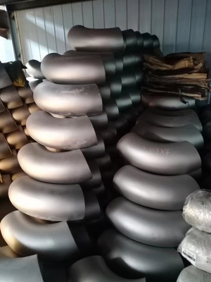 426mm Gost en10253-2 van de Uiteindeelleboog Astm-Norm zandstraalt het Zwarte Schilderen
